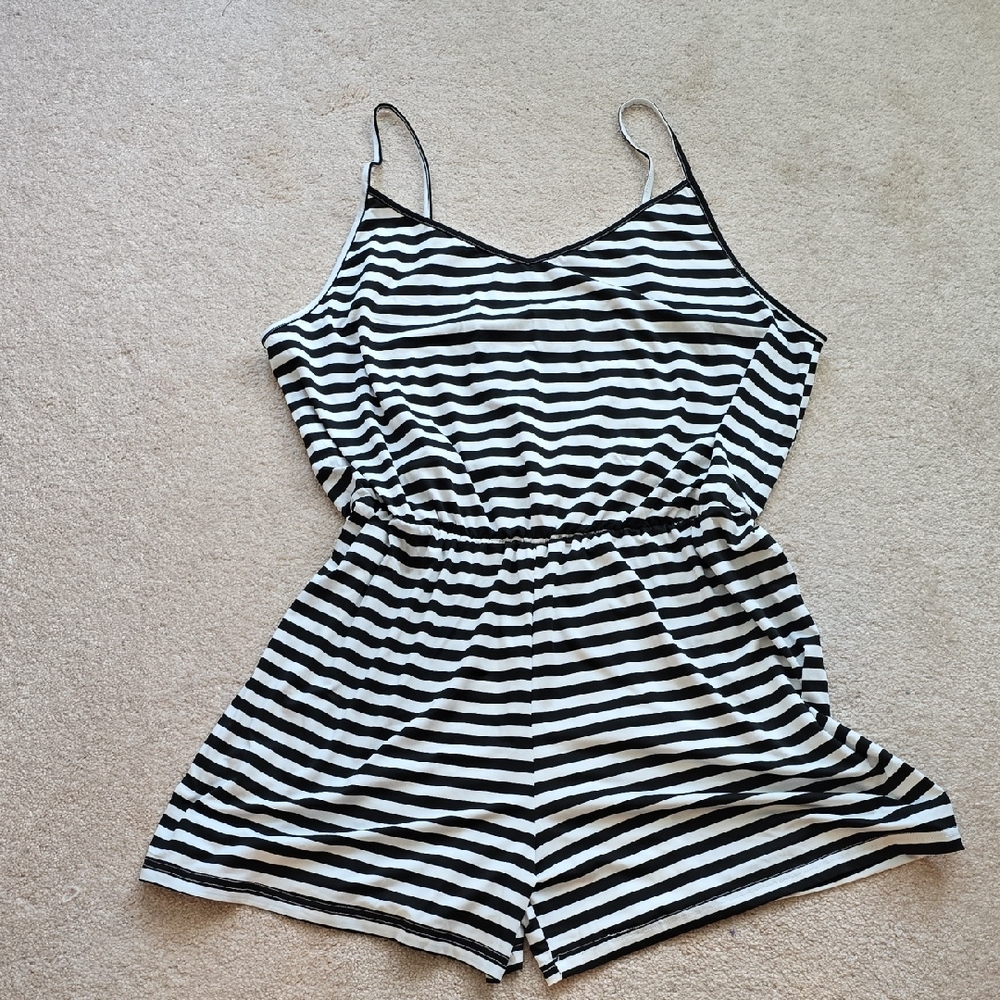 SHEIN Black and White Striped  Romper